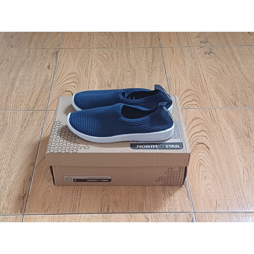 Sepatu BATA North Star Slip On (Sale) - Size 38 UK 5