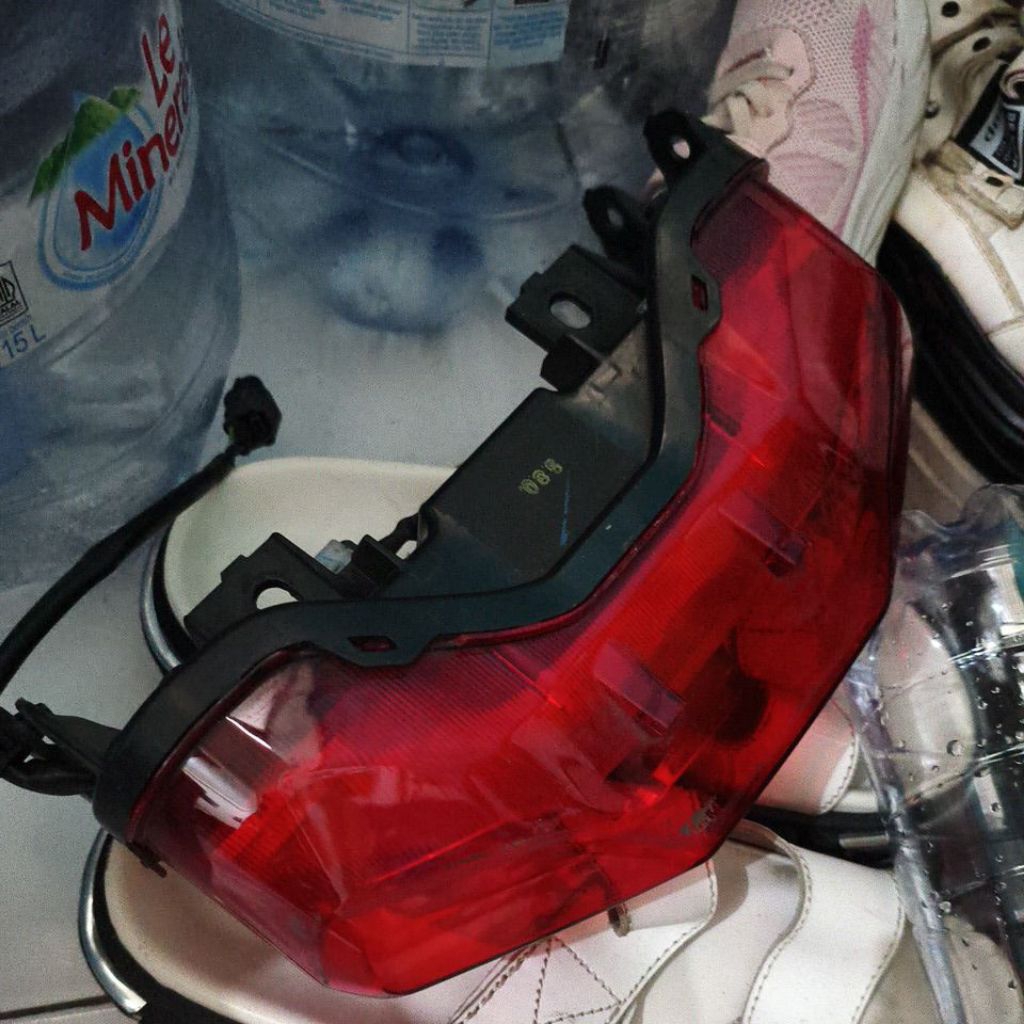 stop lamp belakang motor honda ADV150