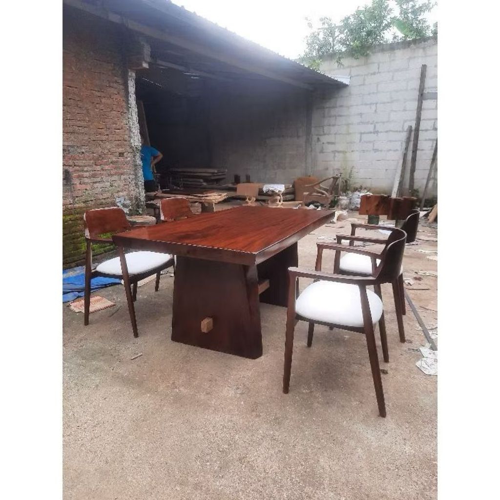 SET MEJA MAKAN KAYU TREMBESI UKURAN 150x70