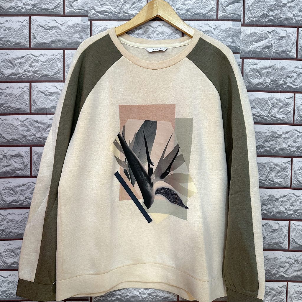 Ziozia Cream Hijau - Motif Bunga Center (Crewneck)