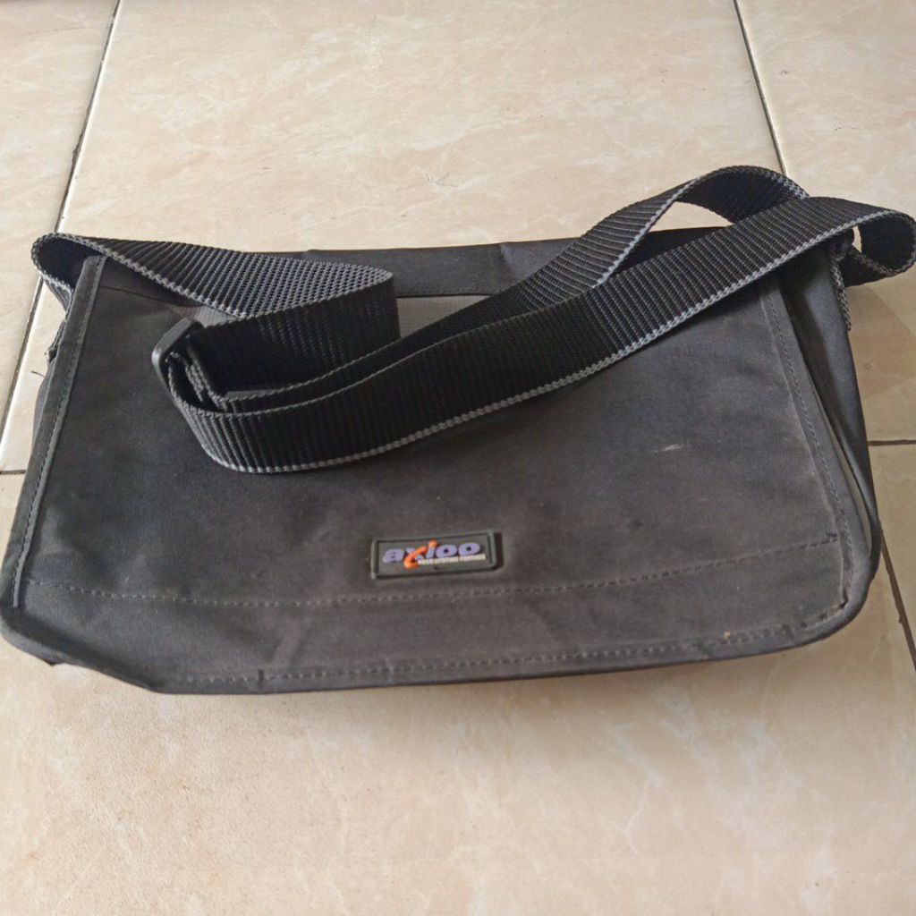 tas laptop axioo dan hp preloved seken normal