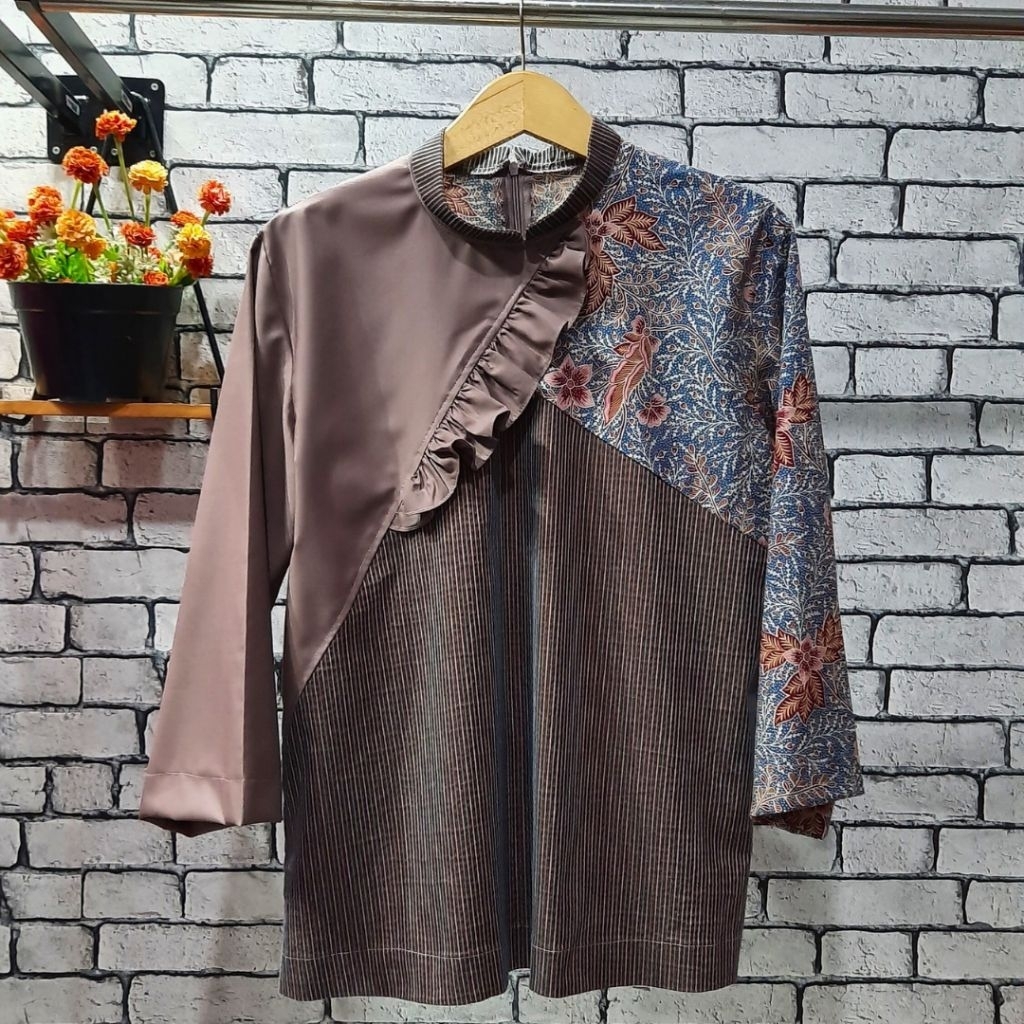 Blus Batik Allsize  kombinasi Lurik Wanita Lengan Panjang