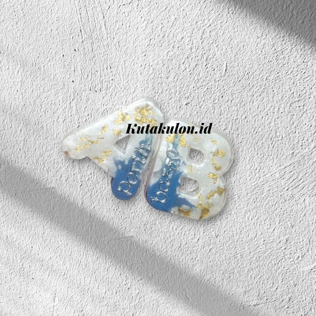 gantungan kunci huruf 1 pcs bisa custom nama dan huruf