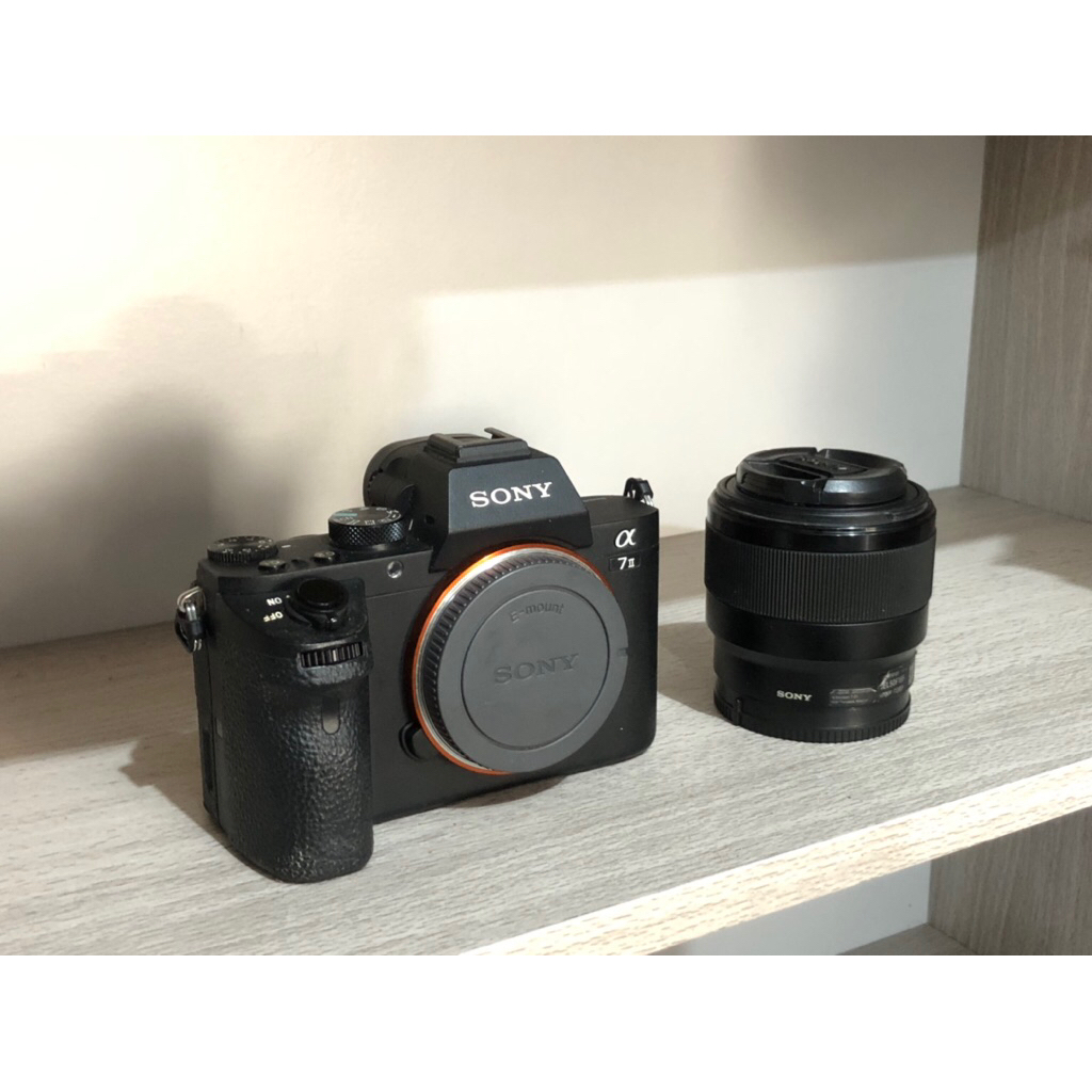 Sony A7 Mark Ii + lensa Sony FE 50mm F 1.8 (BU)