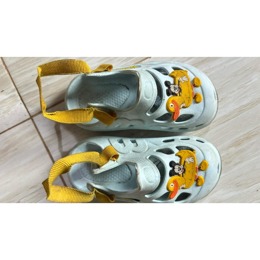 preloved sandal Lc waikiki