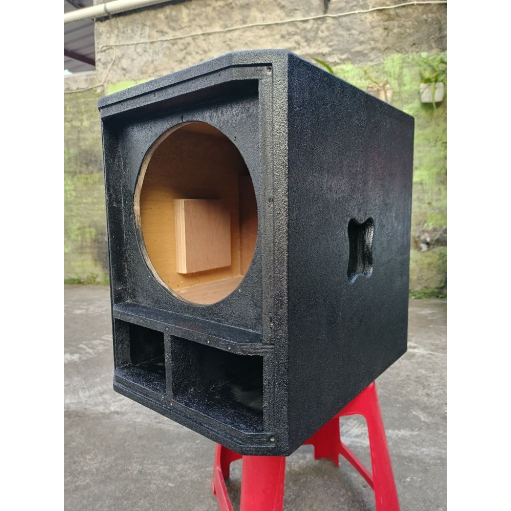 BOX SPEAKER 12INCH RCF