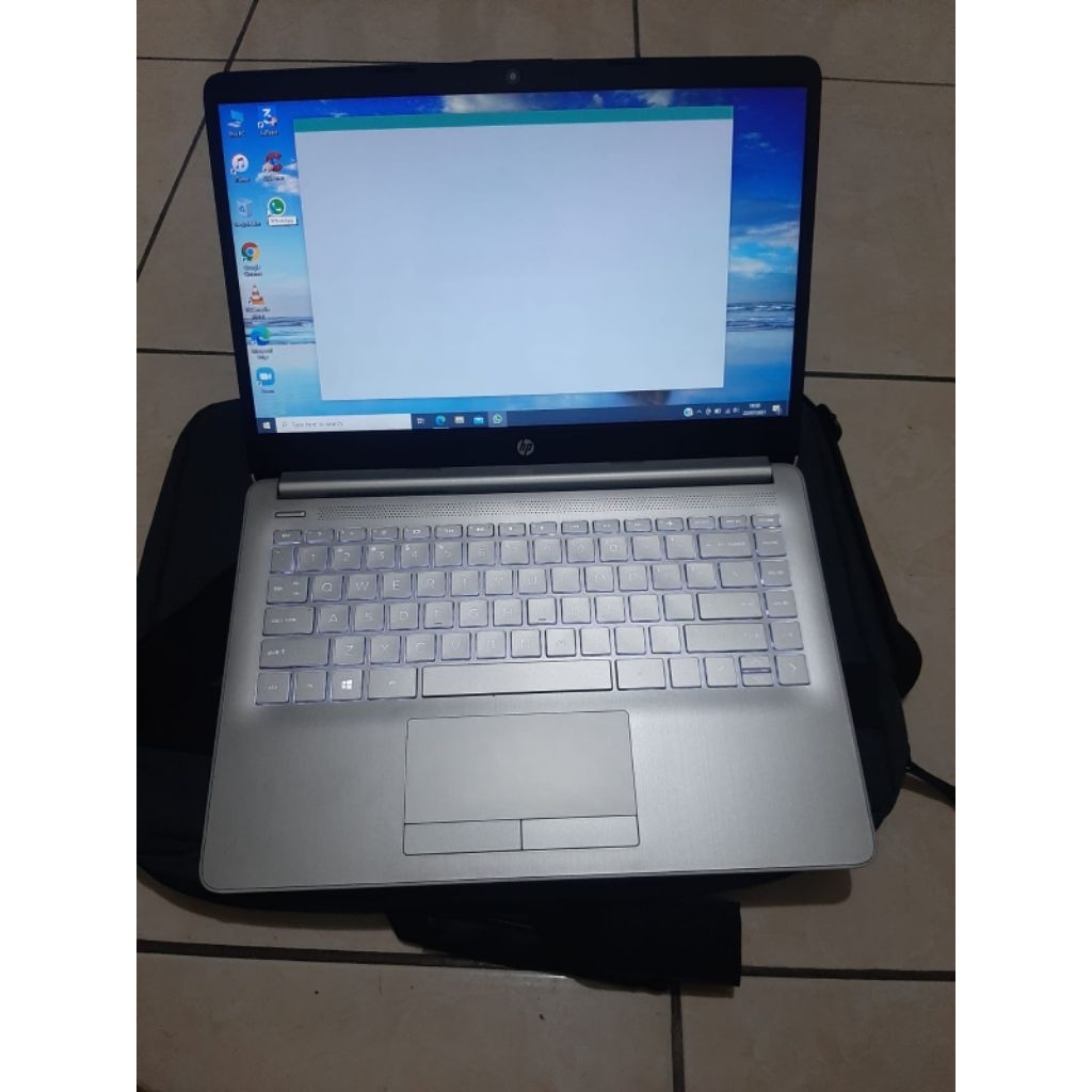 HP14s dk0073au