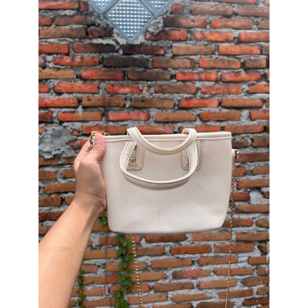Preloved Tas Miniso