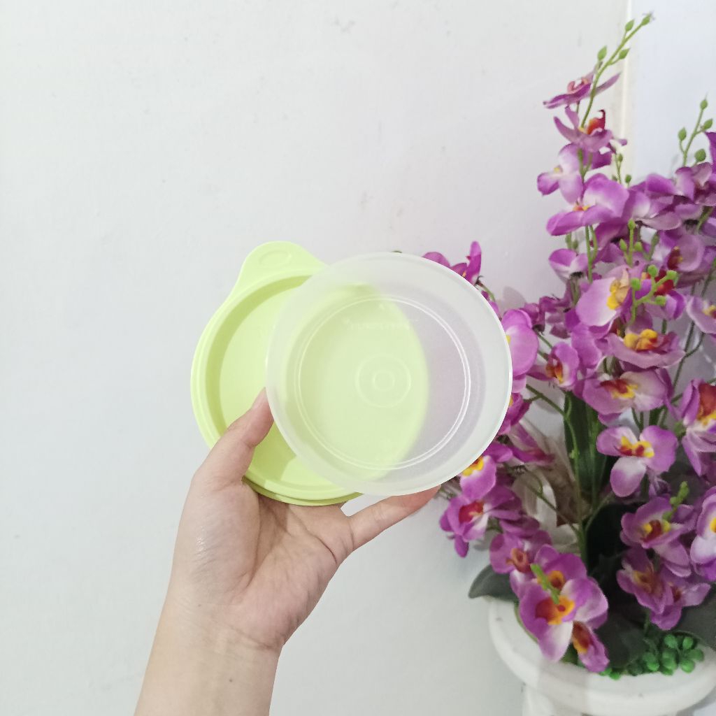 Small Handy Bowl Tupperware - Green