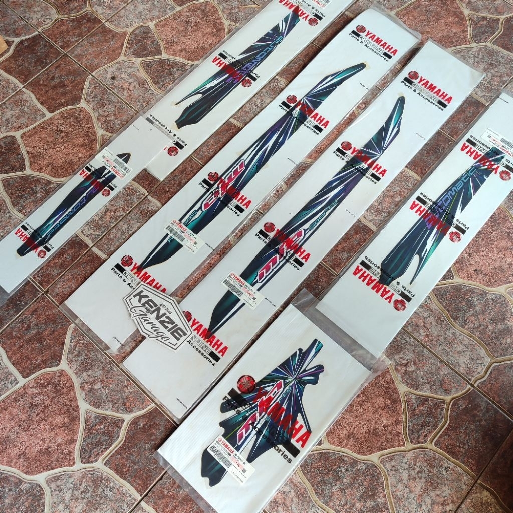 Stiker Striping Graphic Yamaha Mio Smile Hitam Metalik 2008 Original YGP