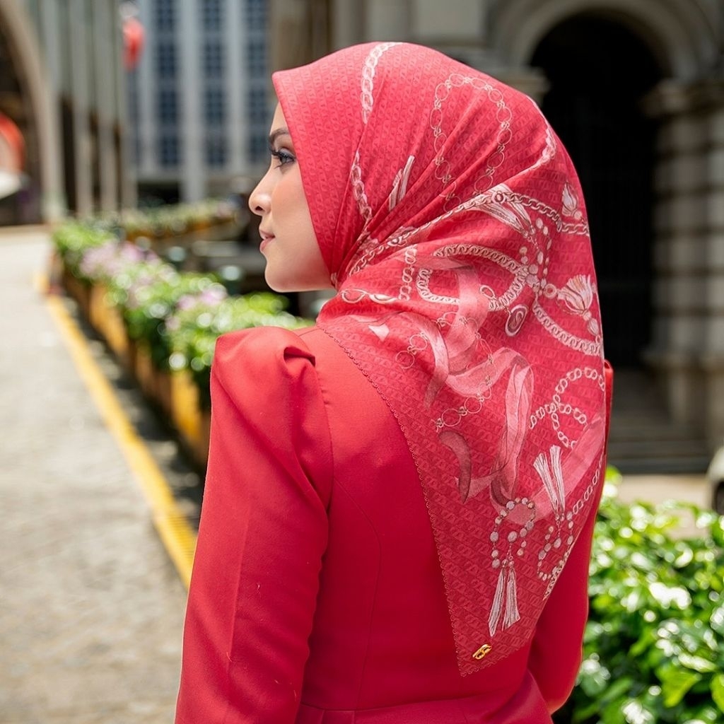 [READY] SALE BUTTONSCARVES | SIGNATURE CHAIN SERIES - ROSELLA