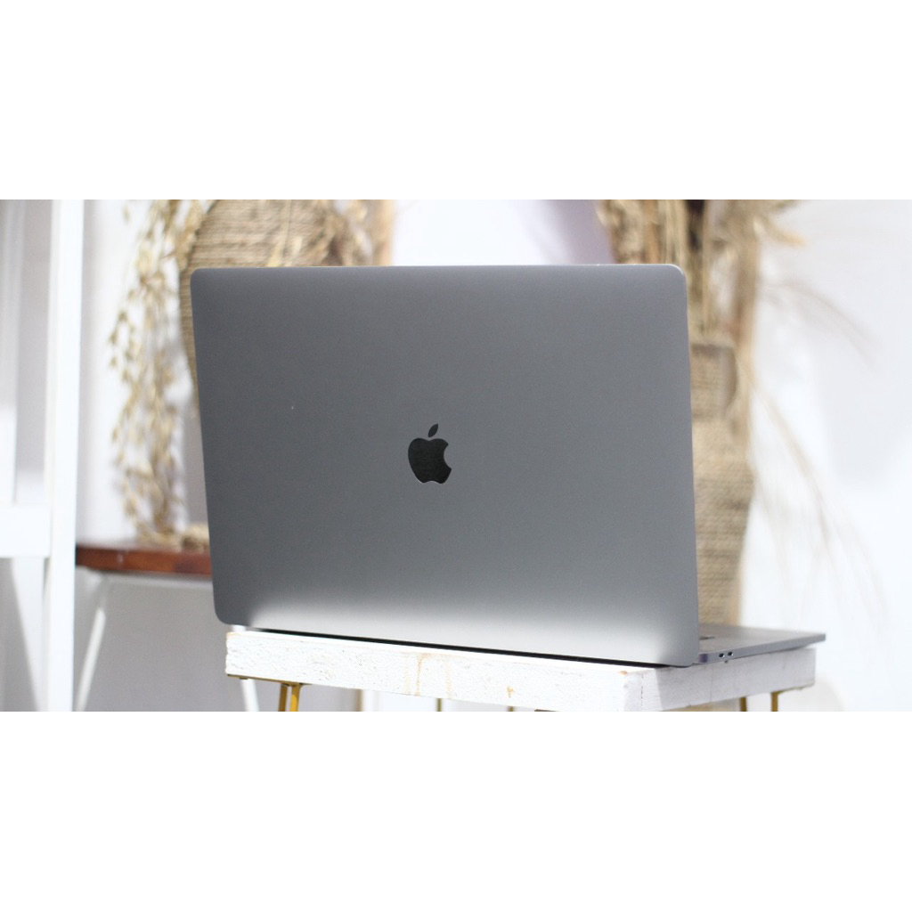 SECOND MACBOOK PRO 2019