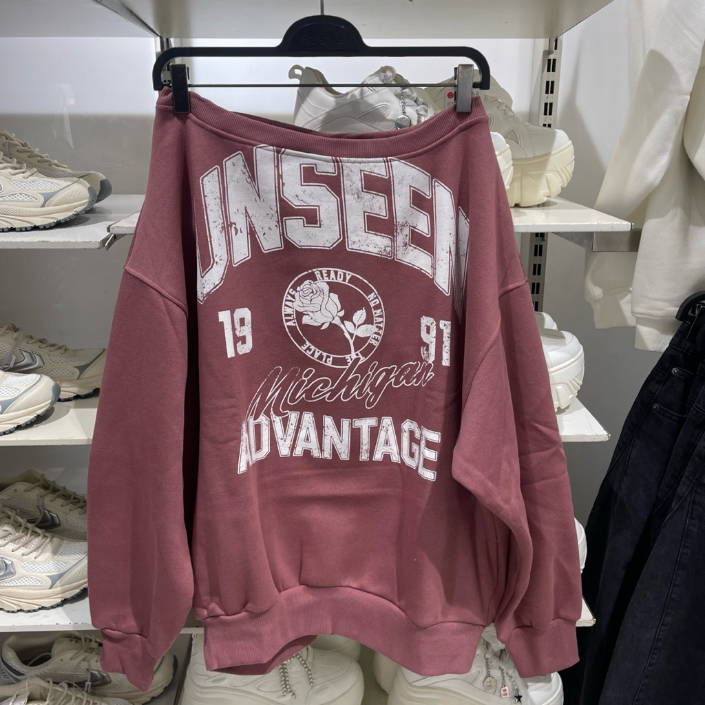 Sweatshirt Sabrina Varsity BERSHKA Women Jastip (jasa titip)