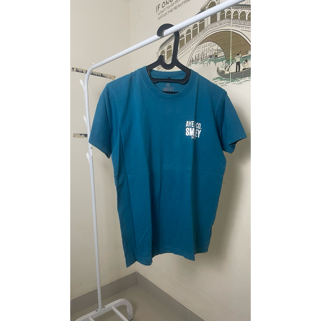 aye & co x smiley tshirt preloved kaos pria