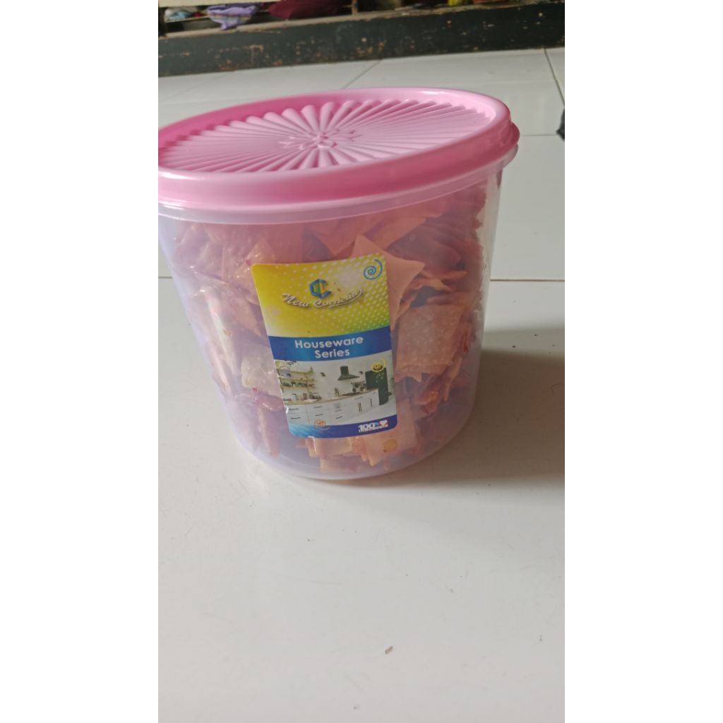 

kripik pangsit pedas manis