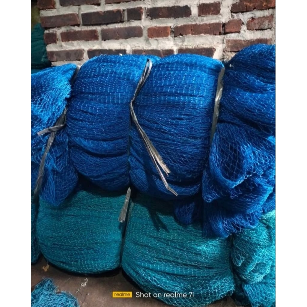 Jaring nelayan // jaring ikan // jaring nilon gulungan// jaring bekas servisan