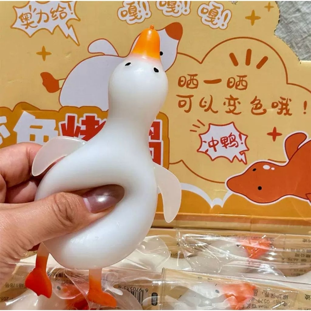 MINISO BALI | Squishy Bebek Panggang Dapat Berubah Warna Lazy Duck Mainan Bebek Mainan Anak Lucu Mai