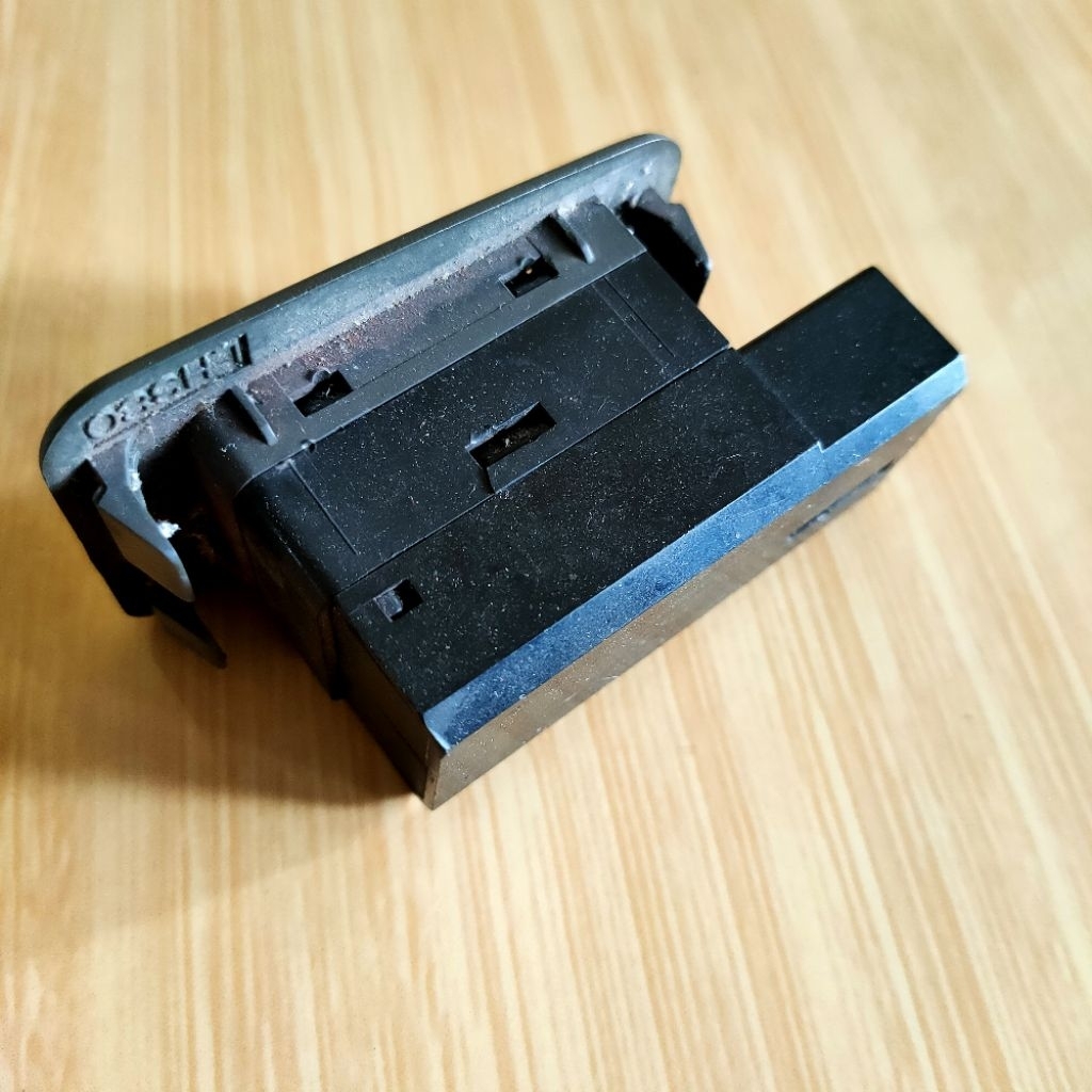 Saklar PW Kiri Timor