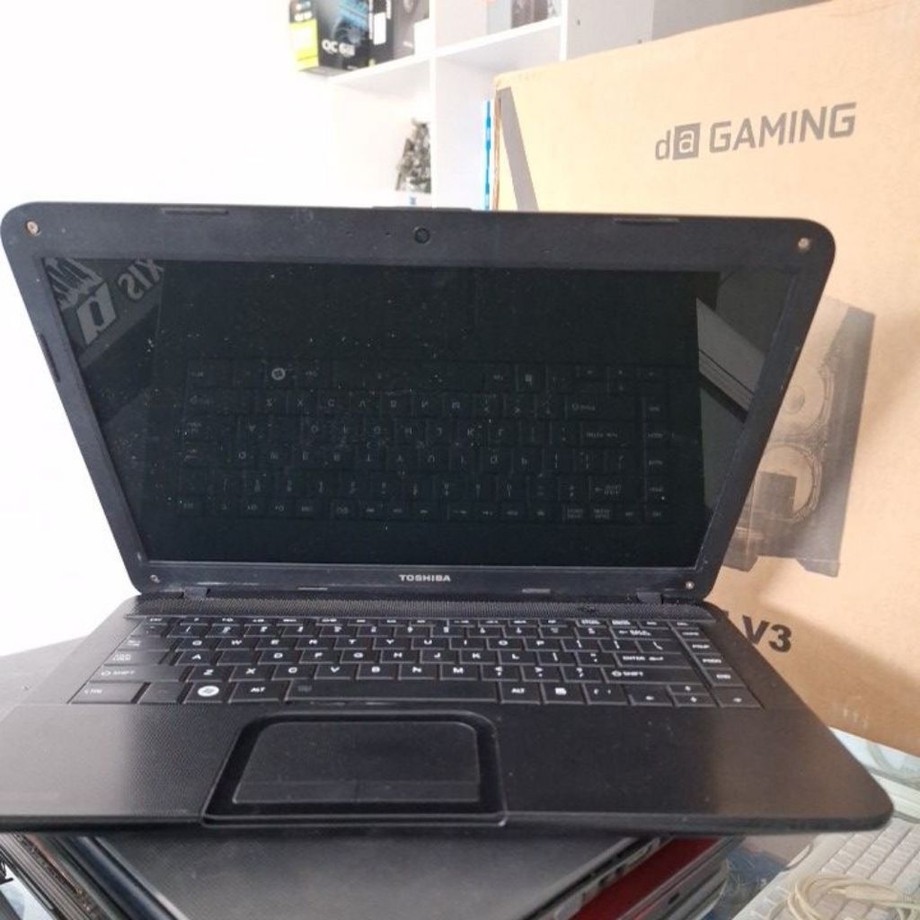 Laptop Notebook Jadul Toshiba C800D Core i3 gen 2 Ram 4gb hdd 500gb Normal