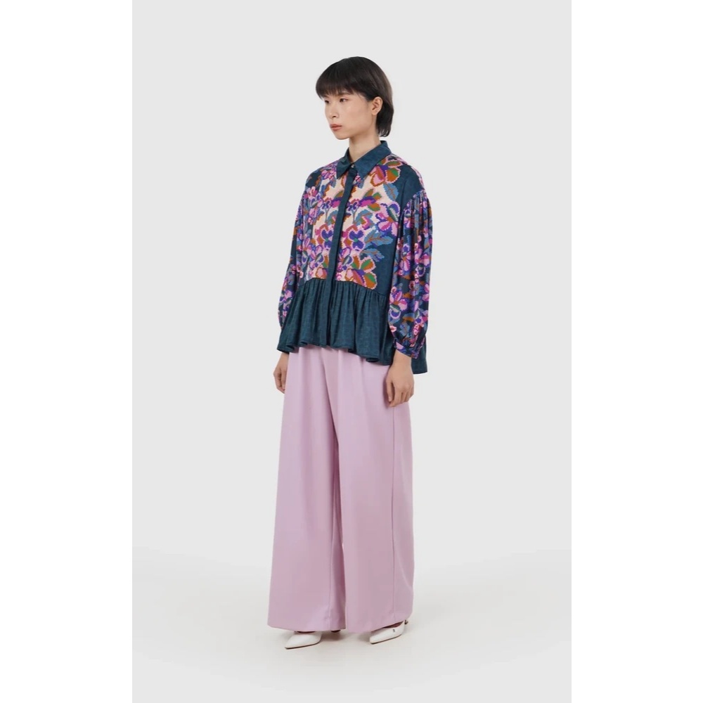 BENANG JARUM - Eclora Ruffle Shirt - Aconitum / Kemeja Ruffle