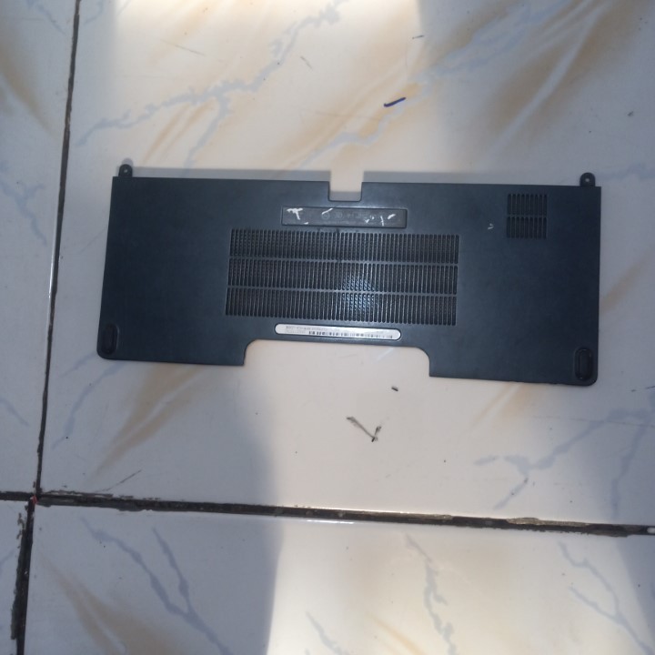 Casing Cover Tutup Laptop Dell Latitude E7250 Case Second Bekas 273
