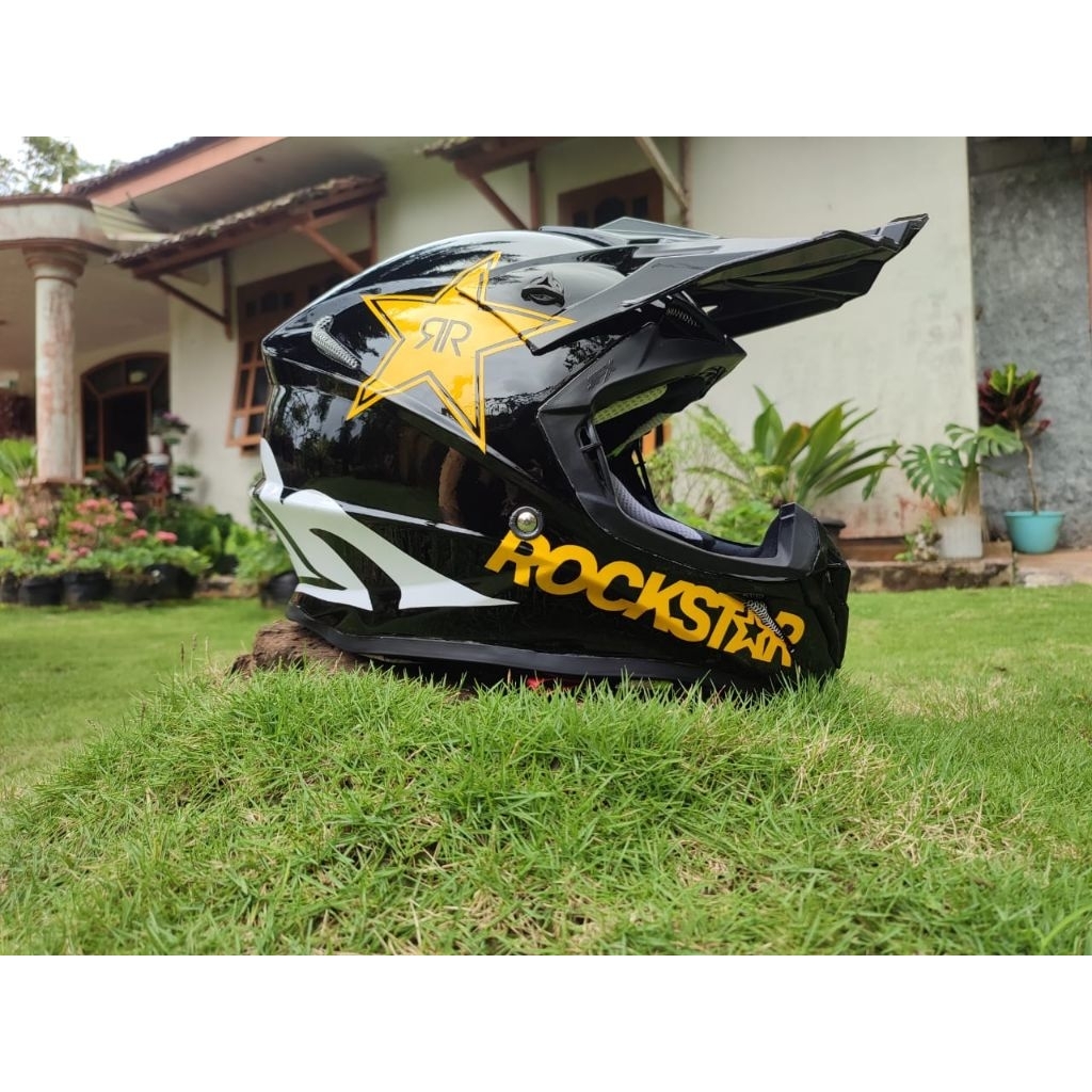 HELM AIROH ROKSTAR REPAINT