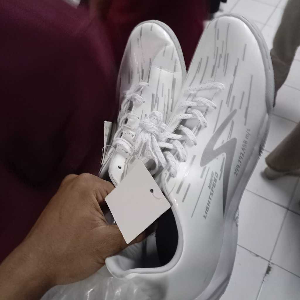 SPECS LIGHTSPEED REBORN SILVER SAMPLE