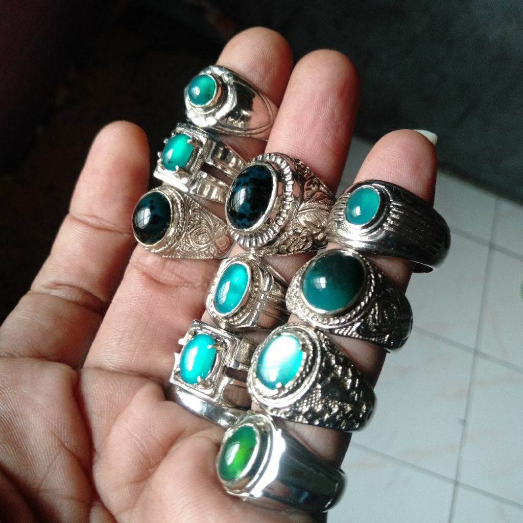bacan borongn giwang
