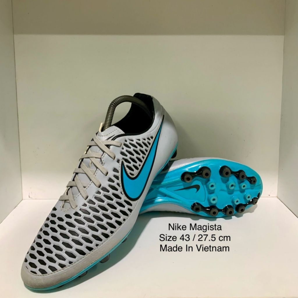 Sepatu Bola Nike Magista Preloved