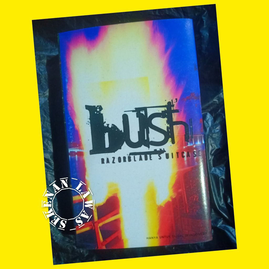 Kaset Bush - Razor Blade Suitcase (Mulus)