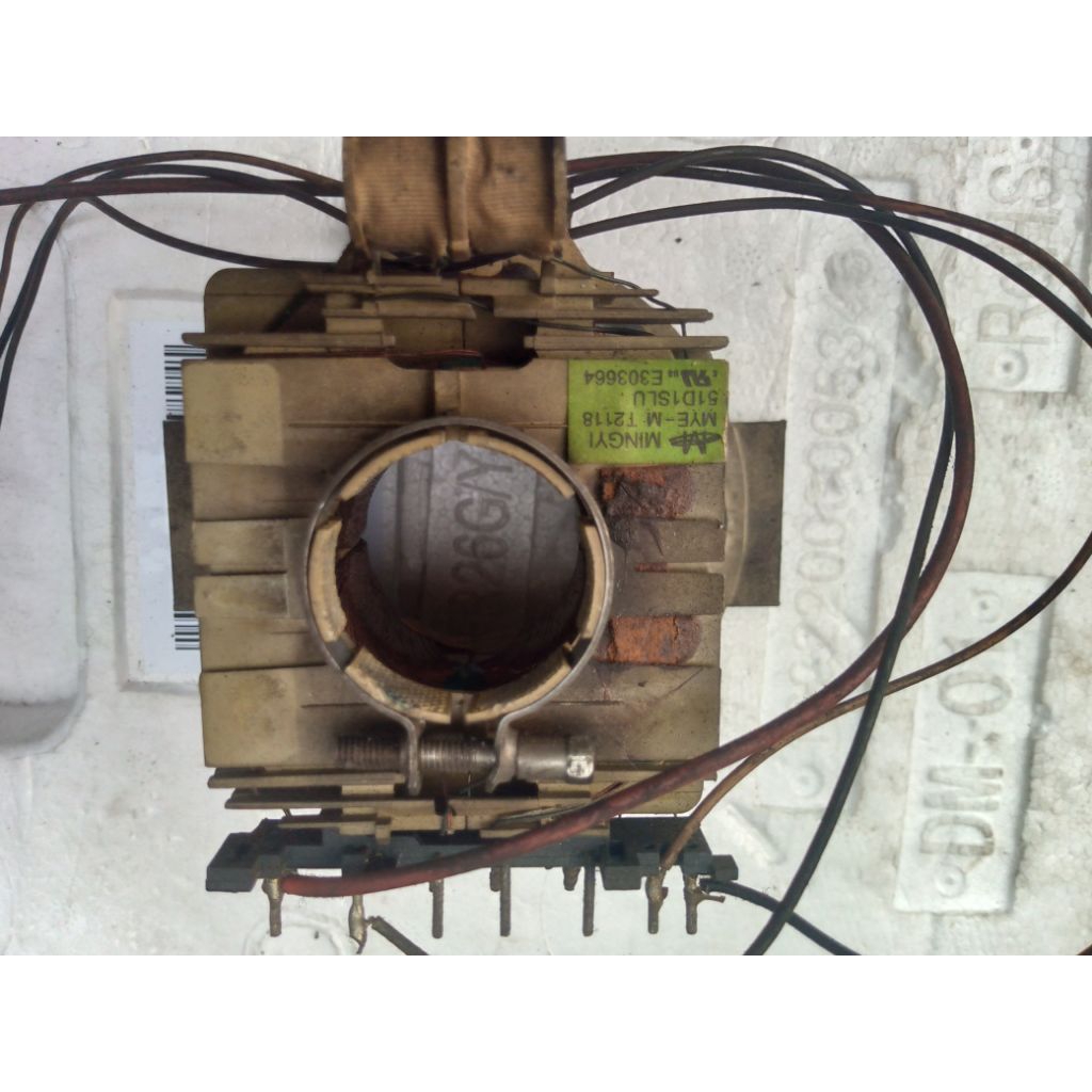 Yoke, konde TV tabung flat 21inc merk cina, advance, normal.