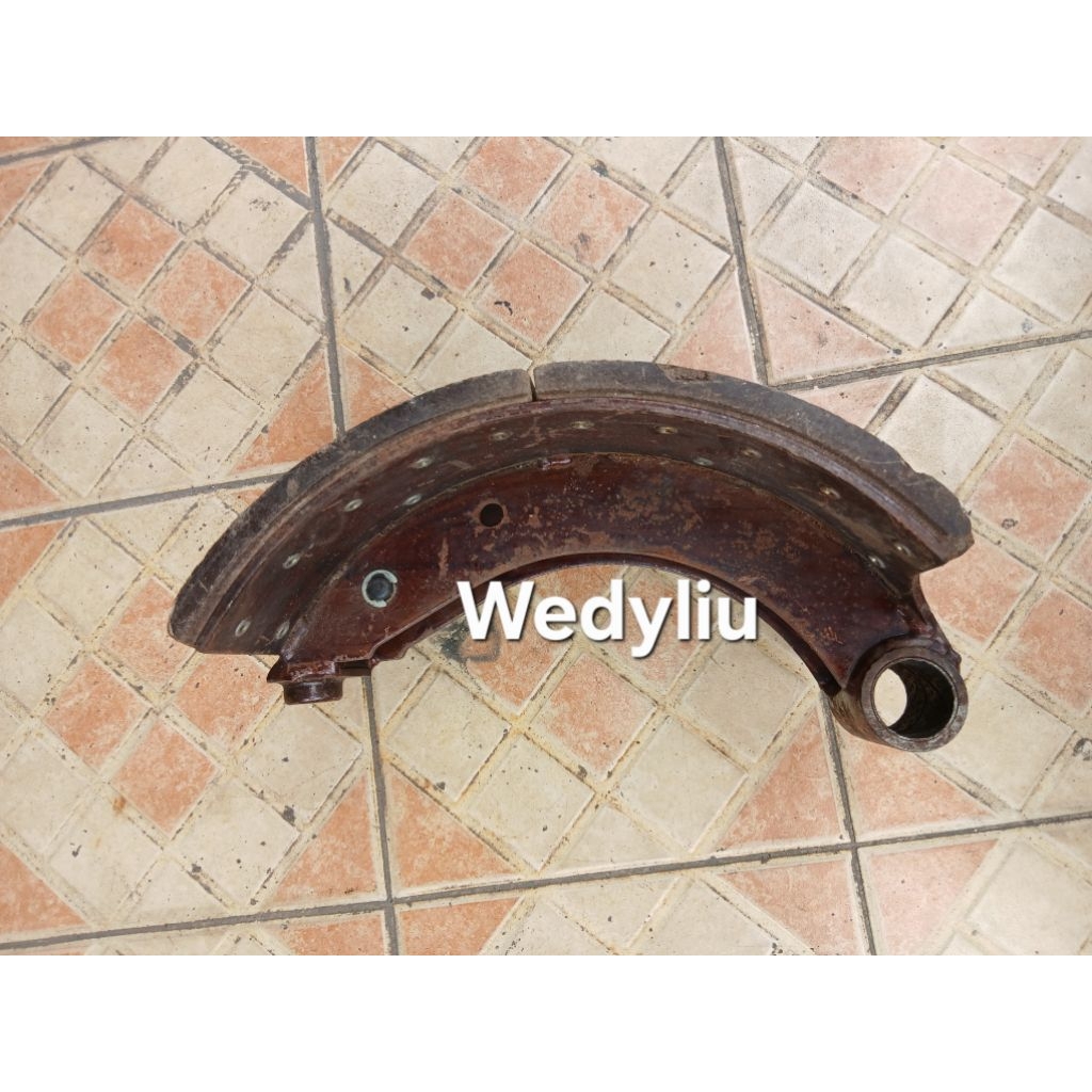 Sepatu Rem Isuzu Giga