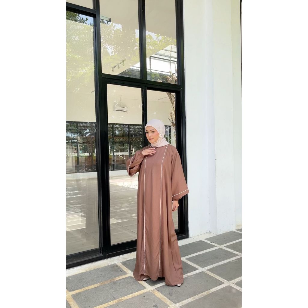 Abaya Hitam Wanita Remaja Kekinian Terbaru 2025 Polos List - Samira Abaya