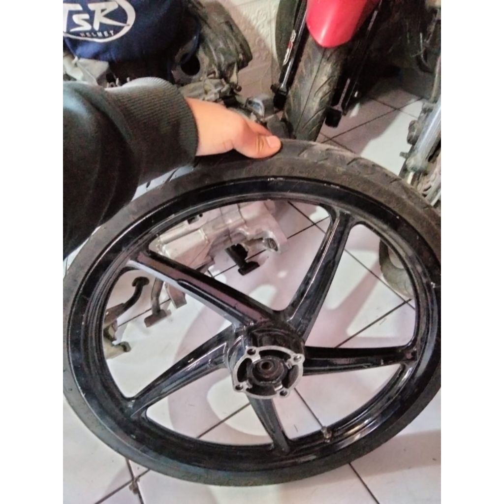 velg r17 vario 150 / 125