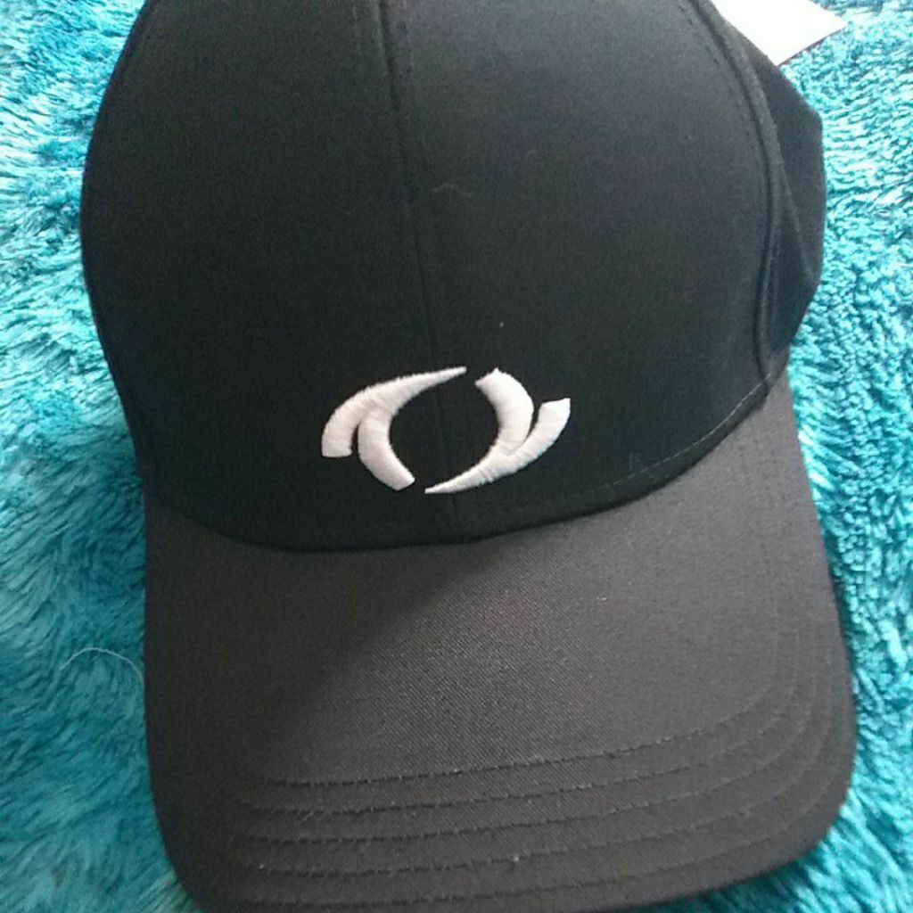 Topi Branded