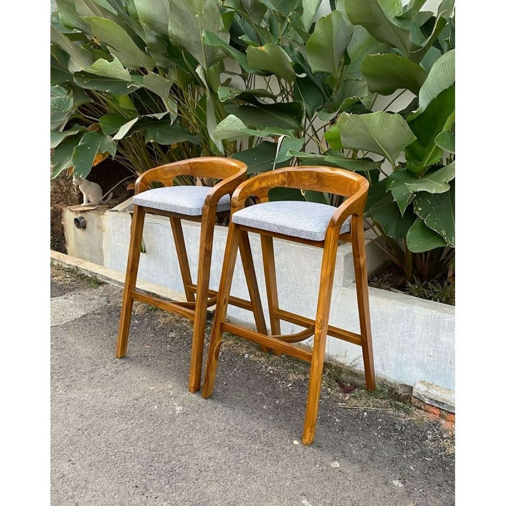 Kursi Bar Kayu Jati Scandinavian Jok Kain – Kursi Tinggi Cafe & Resto