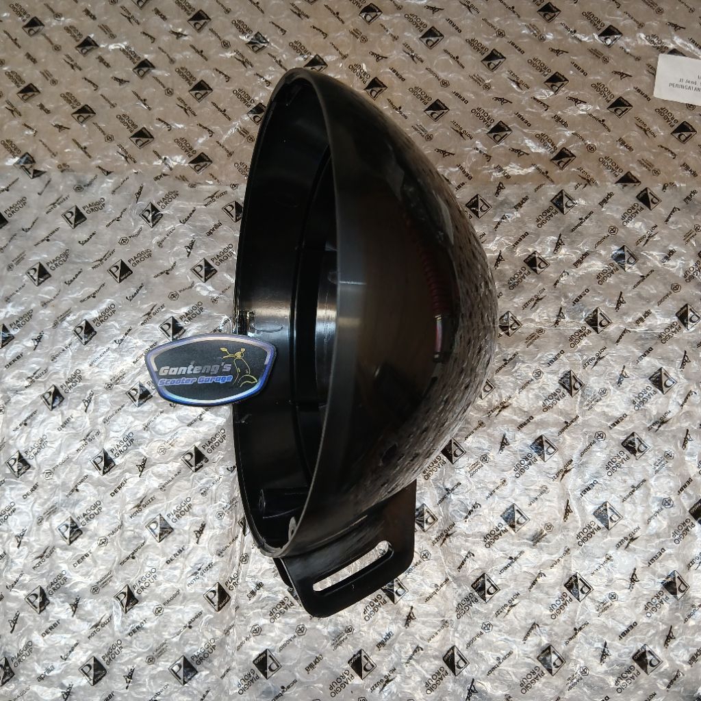 Batok Lampu Vespa LXV Unpaint Original