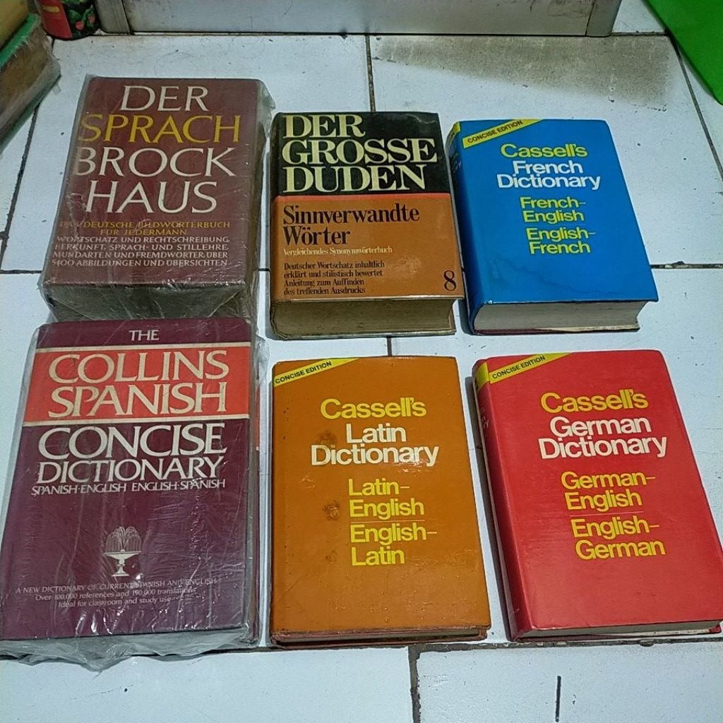 ORI CASSELLS LATIN DICTIONARY LATIN ENGLISH / Cassells Herman dictionary Herman English / Cassells F