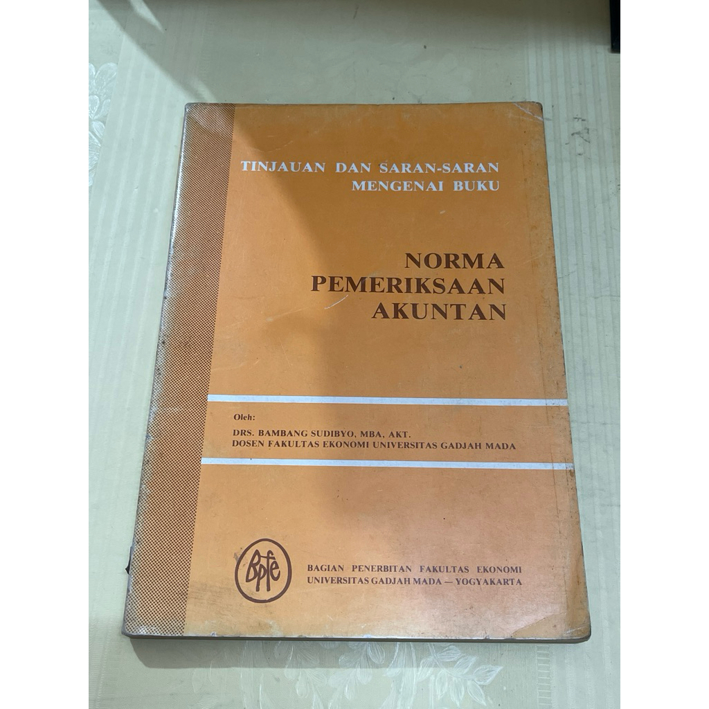 BUKU TINJAUAN DAN SARAN SARAN MENGENAI BUKU NORMA PEMERIKSAAN AKUNTAN