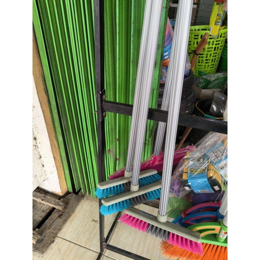 SIKAT KAMAR MANDI TANGKAI PANJANG (1PCS)