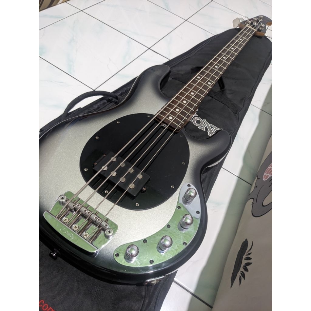 bass sterling by musicman ray34 (limited edition)