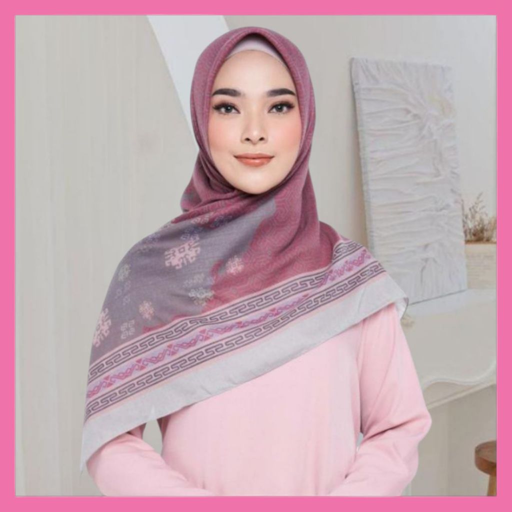 Hijab ZM Zaskia Mecca Makassar Plum Scarf Kerudung Segi Empat Jilbab