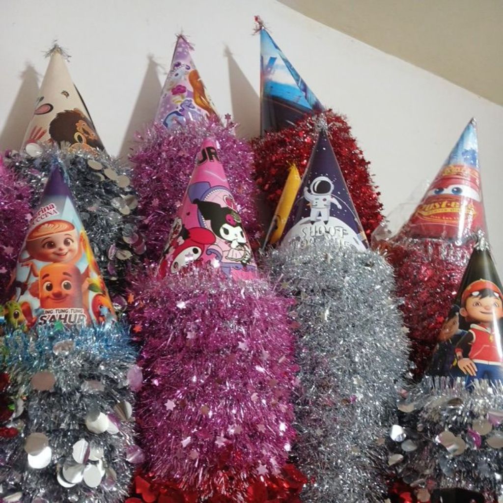 Topi ulang tahun anak kerucut rumbai | Topi karakter ulang tahun