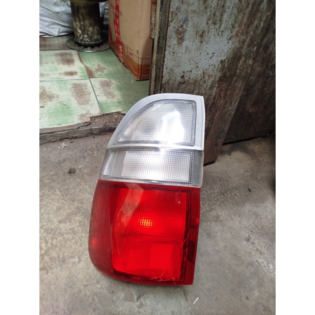 STOPLAMP ISUZU PANTHER KAPSUL ORIGINAL, LAMPU BELAKANG PANTHER KAPSUL ORIGINAL, LAMPU REM PANTHER KA