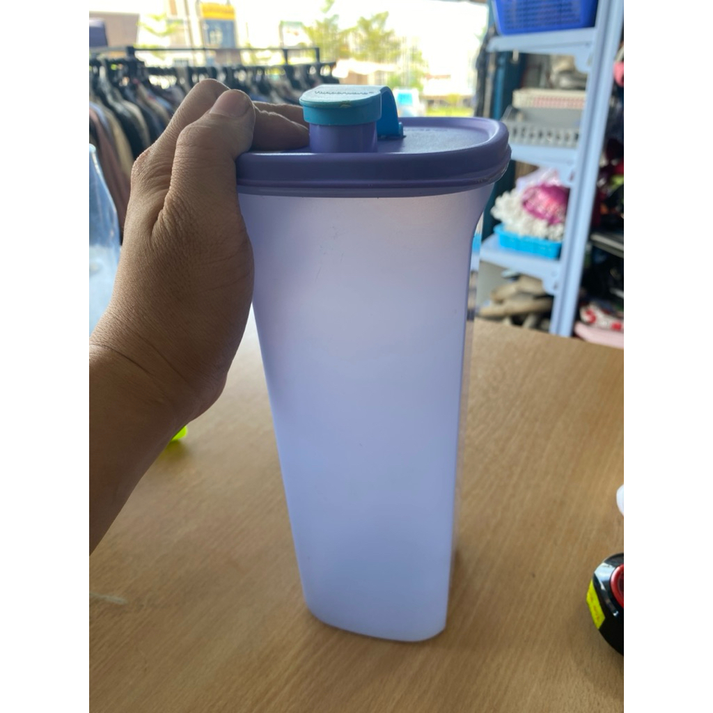 PL Tumbler Botol Minum 2 Liter Tupperware