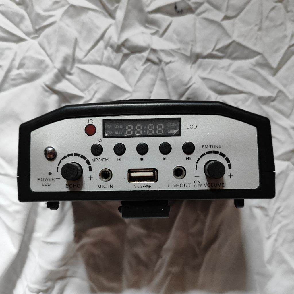 mini  ampifier fm/mp3 receiver bekas kondisi sesuai gambar