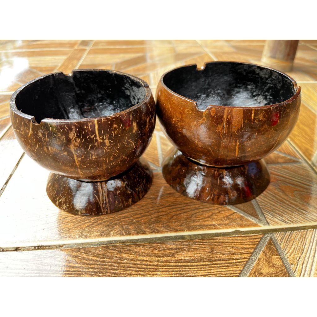 Asbak batok kelapa unik alami