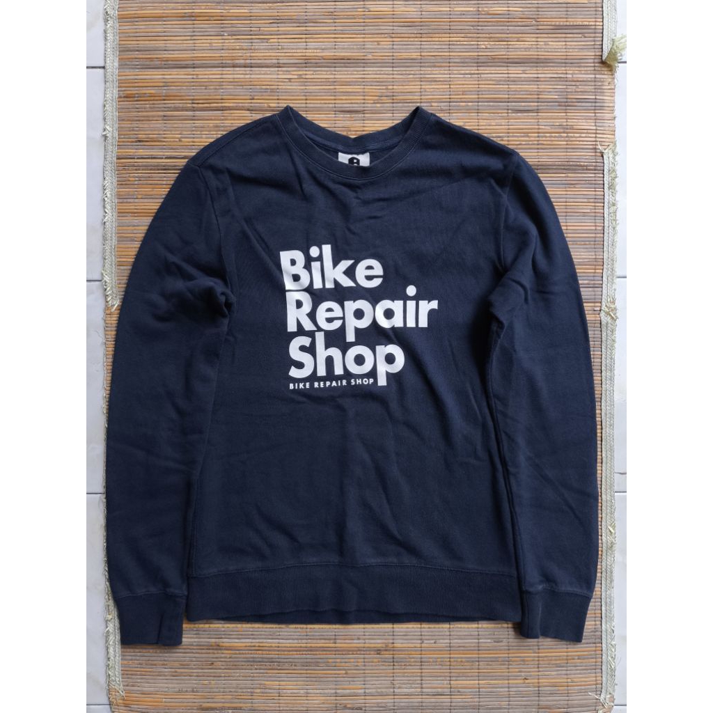 crewneck sweater bean pole bike size M like new