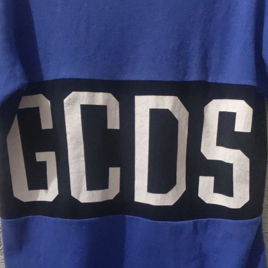 kaos gcds biru ld 118/75 bog logo depan belakang minus tag cut dan sablon krek