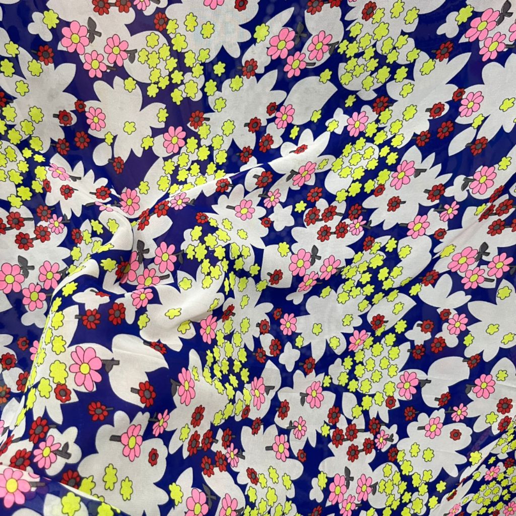 Kain ceruty  motif bunga kecil / kain seruti bahan kebaya /bahan gamis